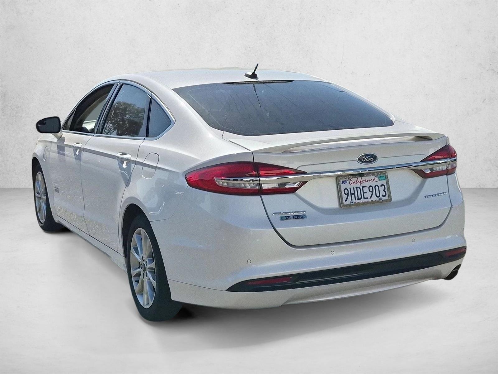 Used 2017 White Platinum Metallic Tri-Coat Ford Titanium image 7