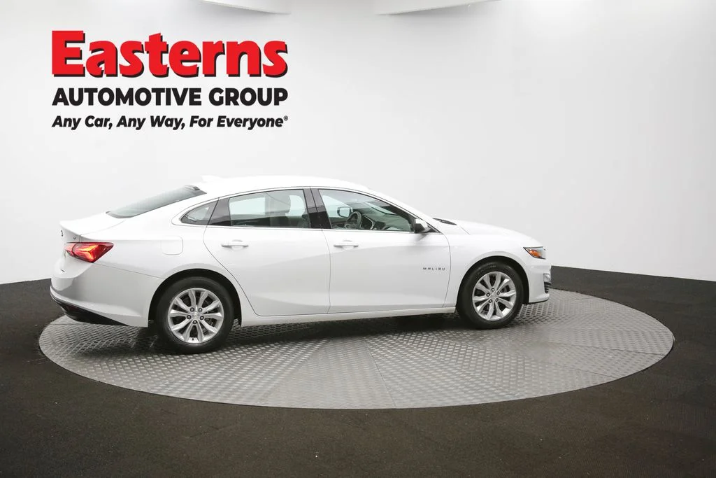 Used 2022 White Chevrolet LT image 40