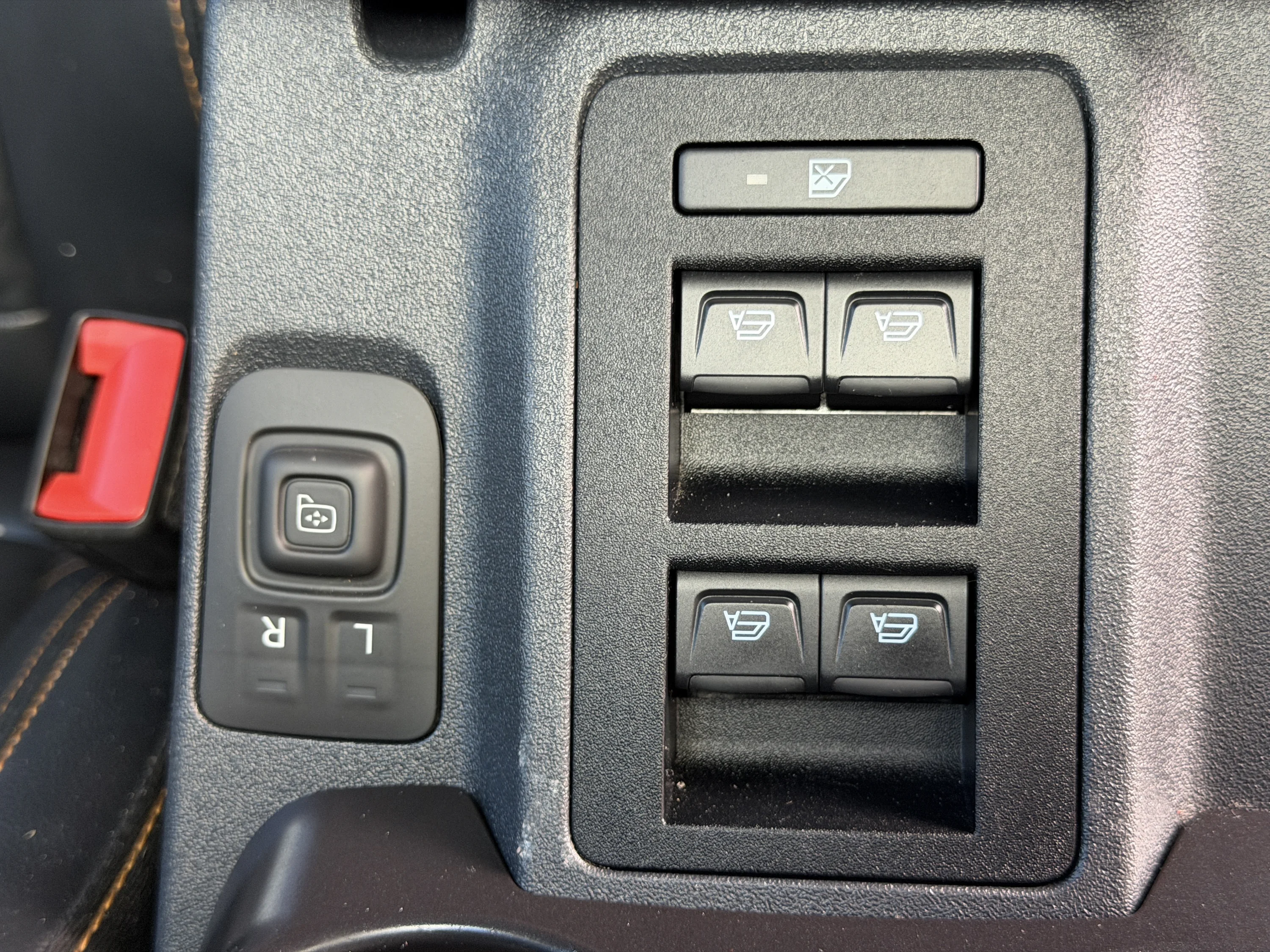 Used 2024 Carbonized Gray Metallic Ford Badlands image 25