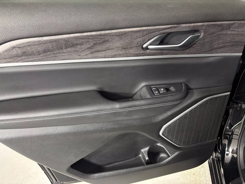 Used 2022 Black Jeep Limited image 34