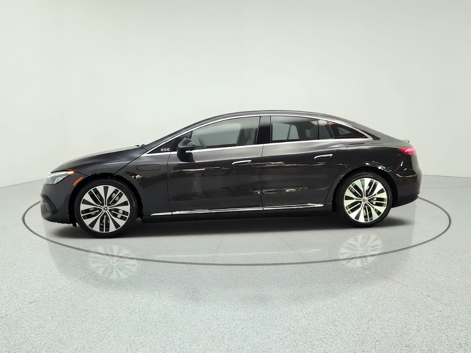 Certified Used 2023 Graphite Grey Metallic Mercedes-Benz EQE 500 4MATIC®+ Sedan image 8