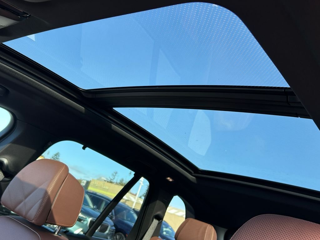 New 2026 Black Sapphire Metallic BMW xDrive40i image 16
