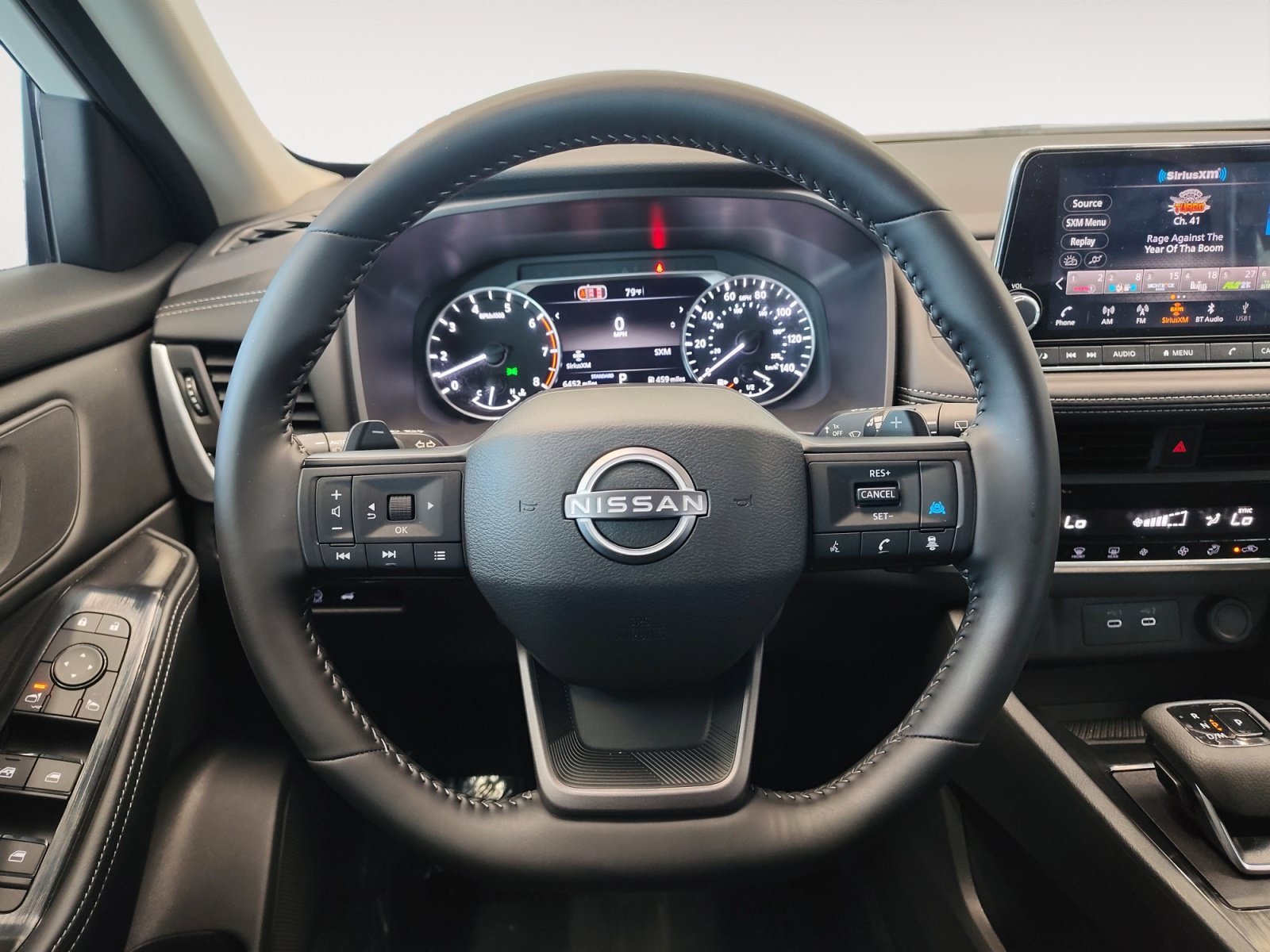 Certified Used 2026 Everest White Pearl Tricoat Nissan SV image 15