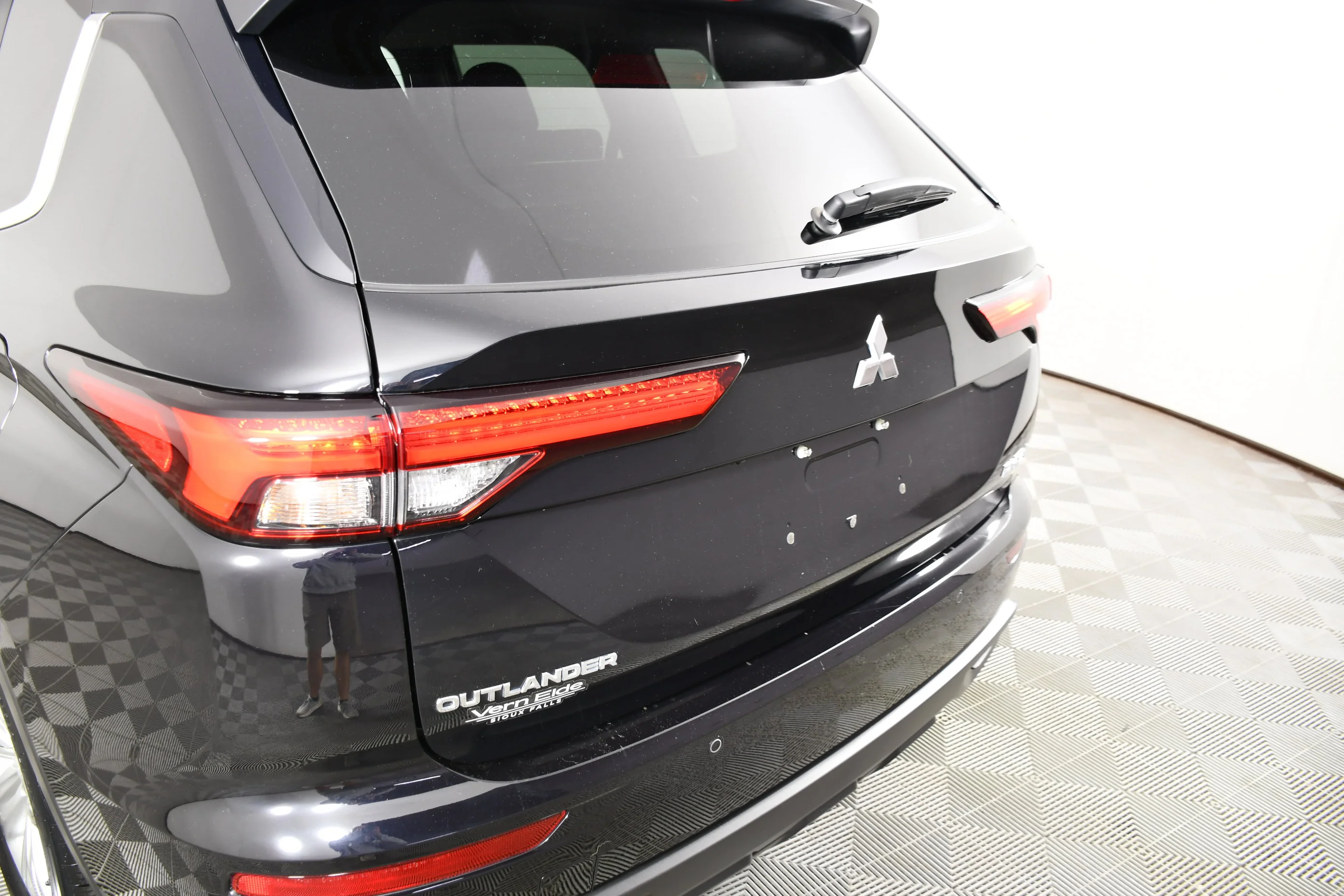 Certified Used 2025 Labrador Black Pearl Mitsubishi ES image 15