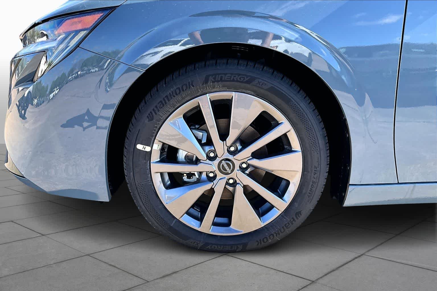 New 2026 Atlantic Gray Metallic Nissan SL image 9
