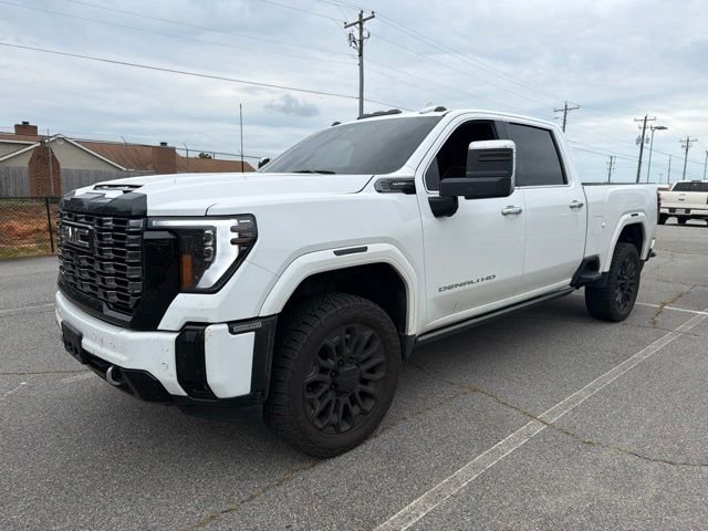 Used 2025 White GMC Denali Ultimate image 6