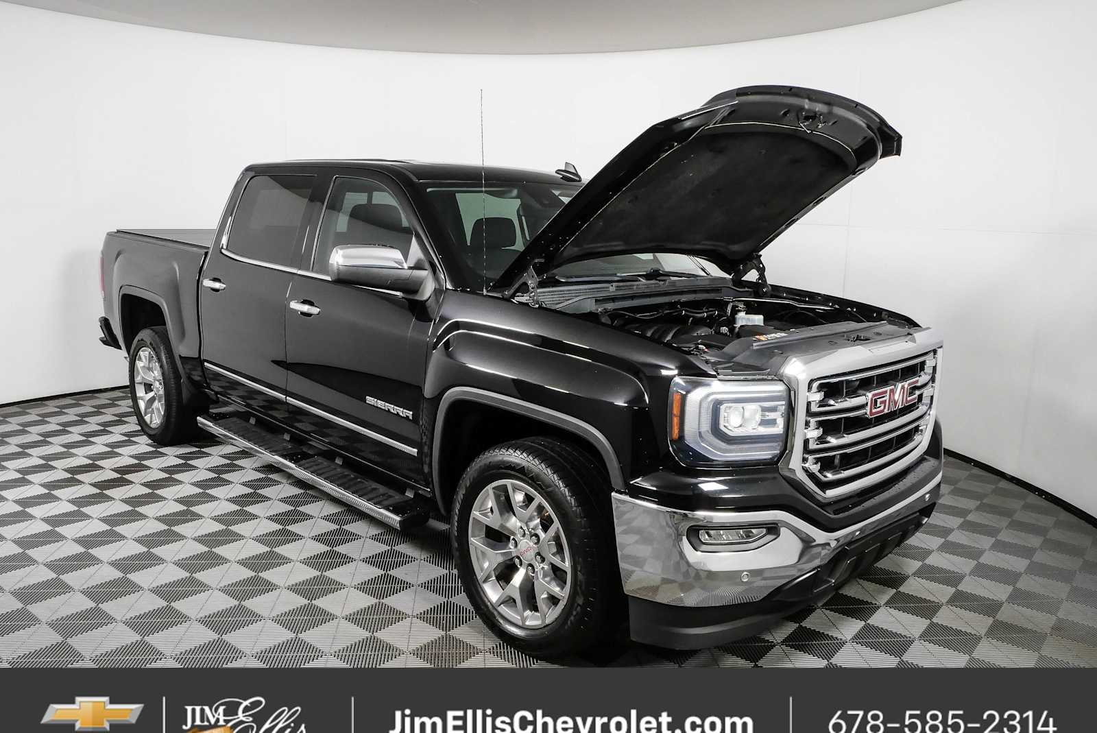 Used 2018 ONYX BLACK GMC SLT image 32