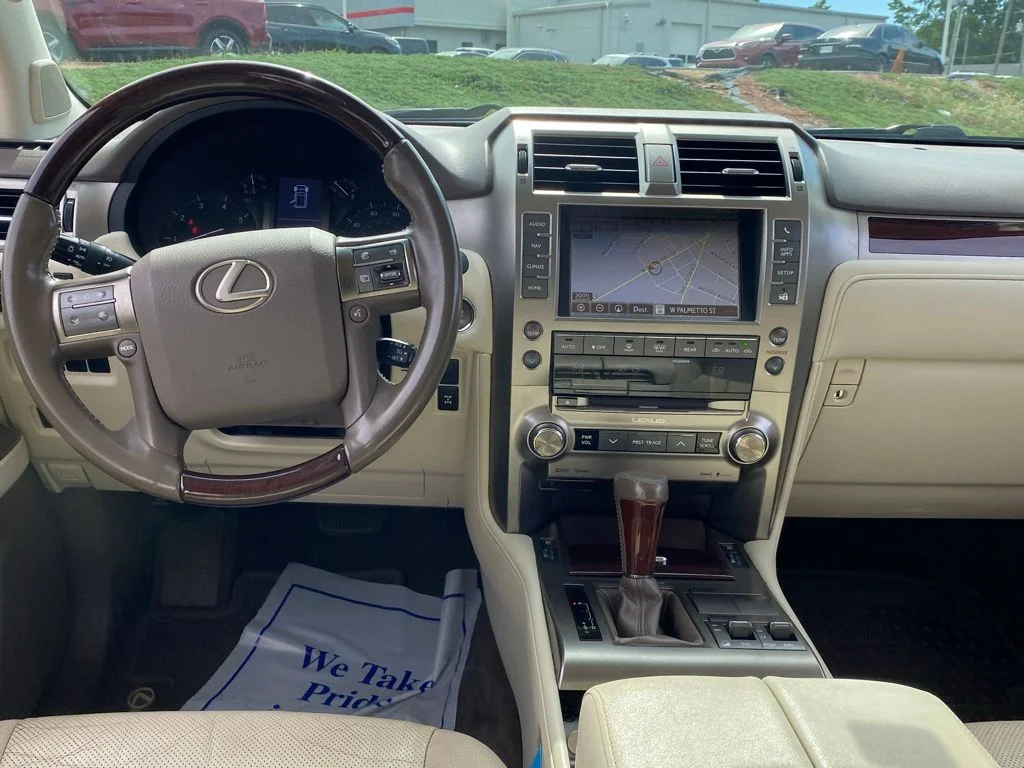 Used 2019  Lexus 460 image 9