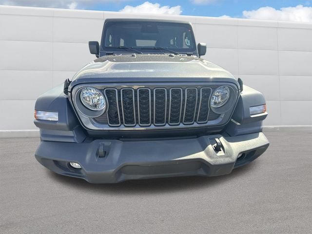 Used 2025 Granite Crystal Clearcoat Metallic Jeep Sport S image 12