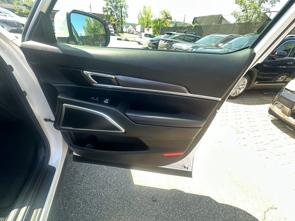 Certified Used 2024 White Kia LX image 34