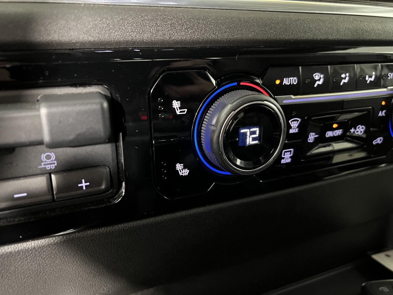 Used 2025 Summit White Chevrolet LT image 8