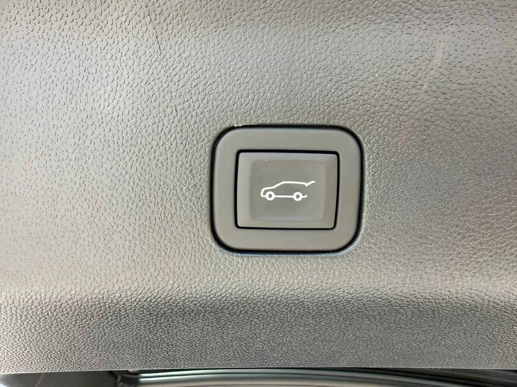 New 2026 Summit White GMC AT4 image 35