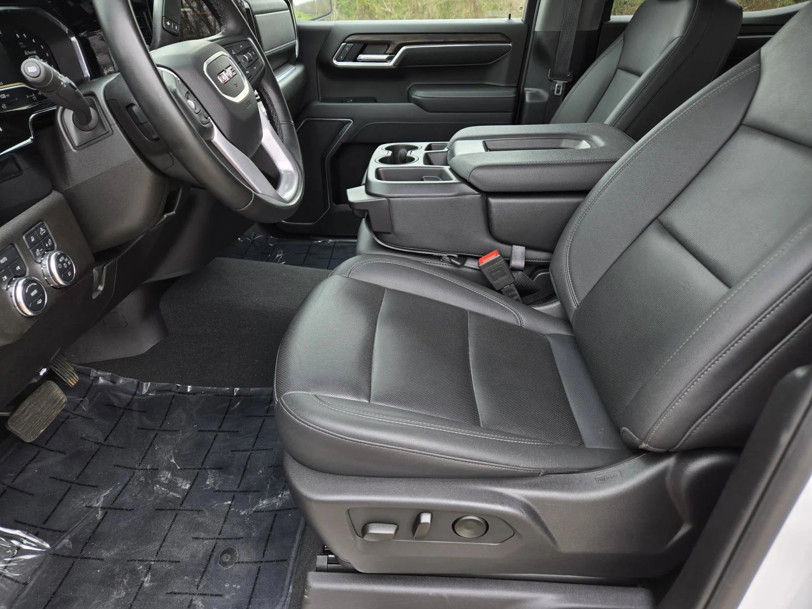 Used 2025 Summit White GMC SLT image 18