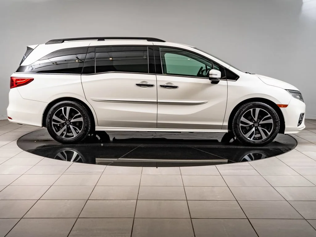 Used 2019 White Diamond Pearl Honda Elite image 11