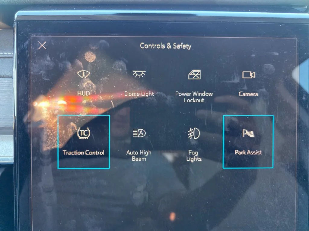 2024 GMC Acadia Denali - Photo 24