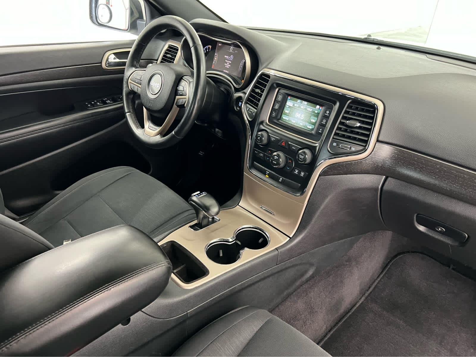 Used 2015 Bright White Clearcoat Jeep Laredo image 52
