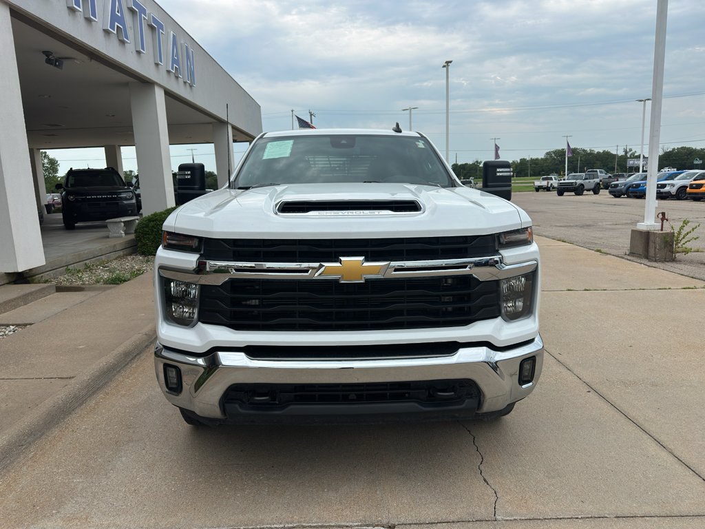 Used 2025 Summit White Chevrolet LT image 13