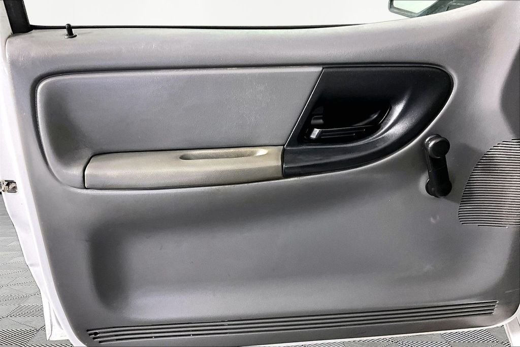 Used 2011 White Ford XL image 13