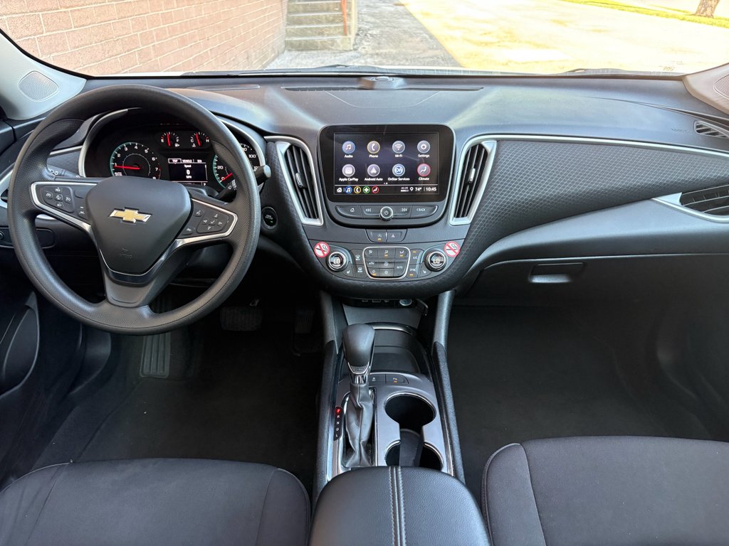 Used 2024 Summit White Chevrolet LT image 17
