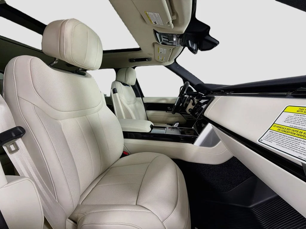 New 2026 Santorini Black Land Rover SE image 30