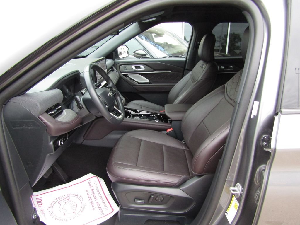 Used 2025 Gray Ford Platinum image 29