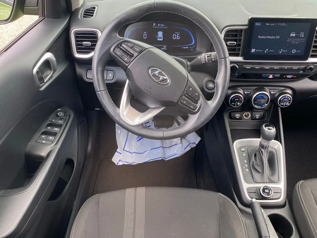 Used 2024 Green Hyundai SEL image 10