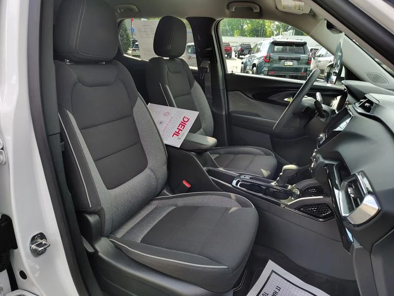 Used 2023 White Chevrolet LT image 20