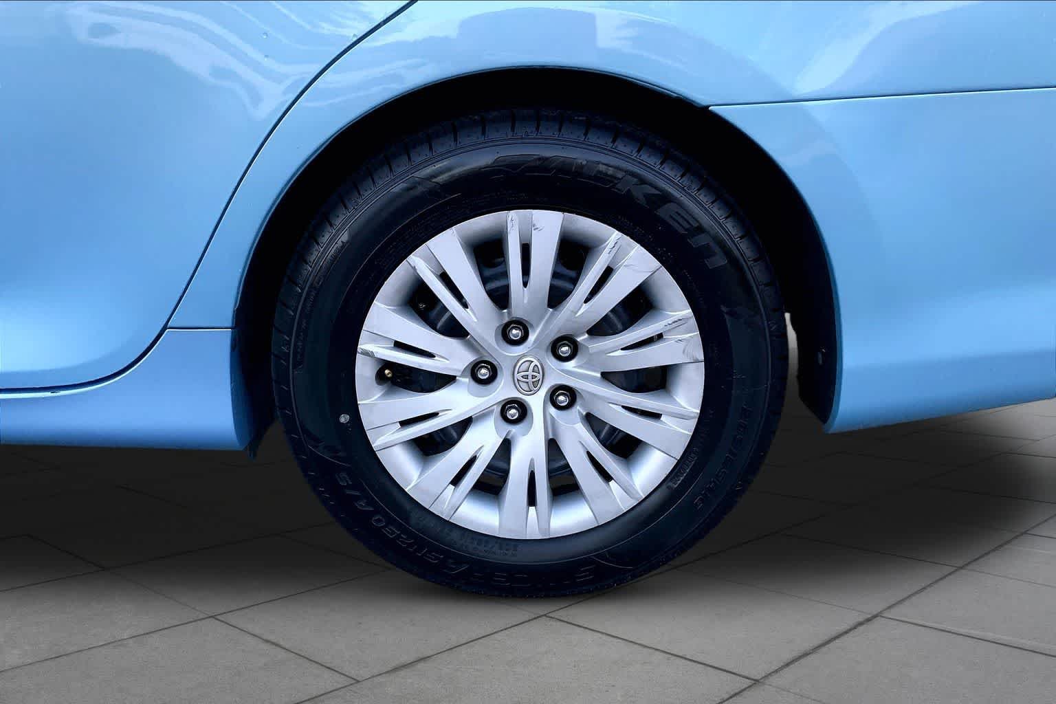 Used 2012 CLEARWATER BLUE META Toyota L image 11