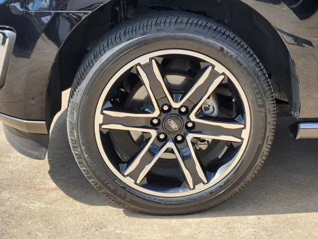 Used 2020 Black Ford Limited image 10