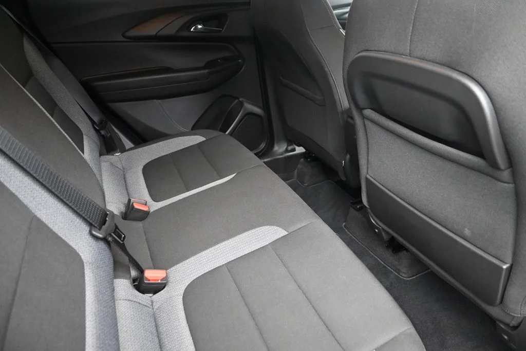 Used 2024 White Chevrolet LT image 10