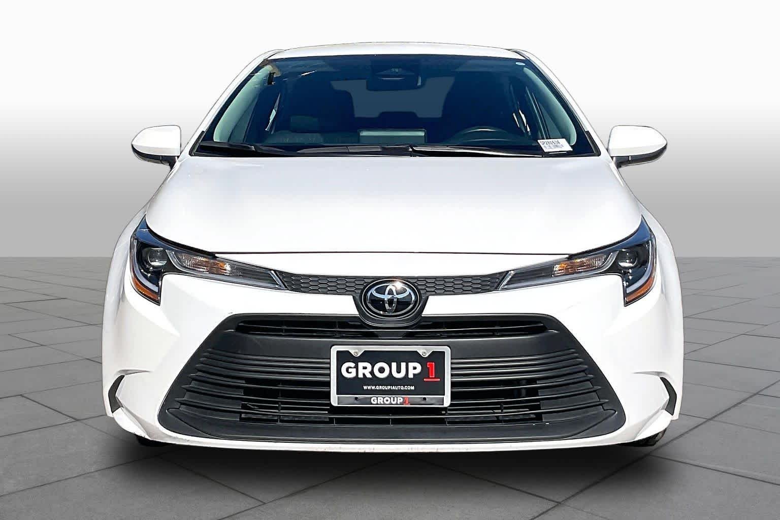 Used 2025 Ice Cap Toyota LE image 4