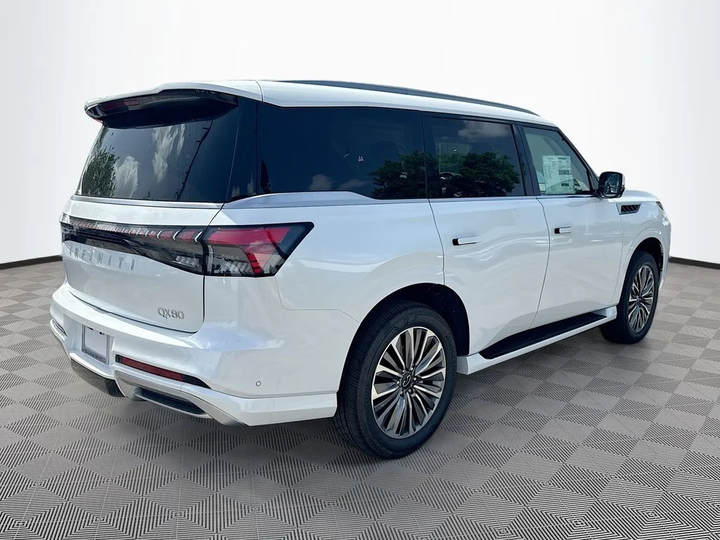 New 2027 RADIANT WHITE INFINITI Luxe 2WD image 5