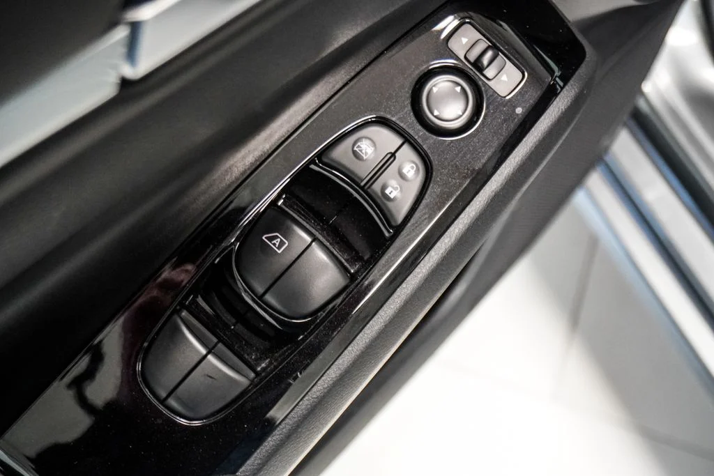 Used 2025 Gray Nissan 2.5 SR image 23