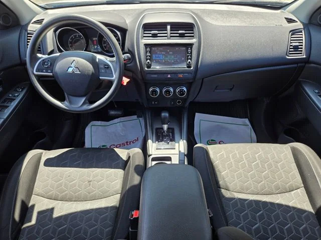 Used 2024 White Mitsubishi  image 14