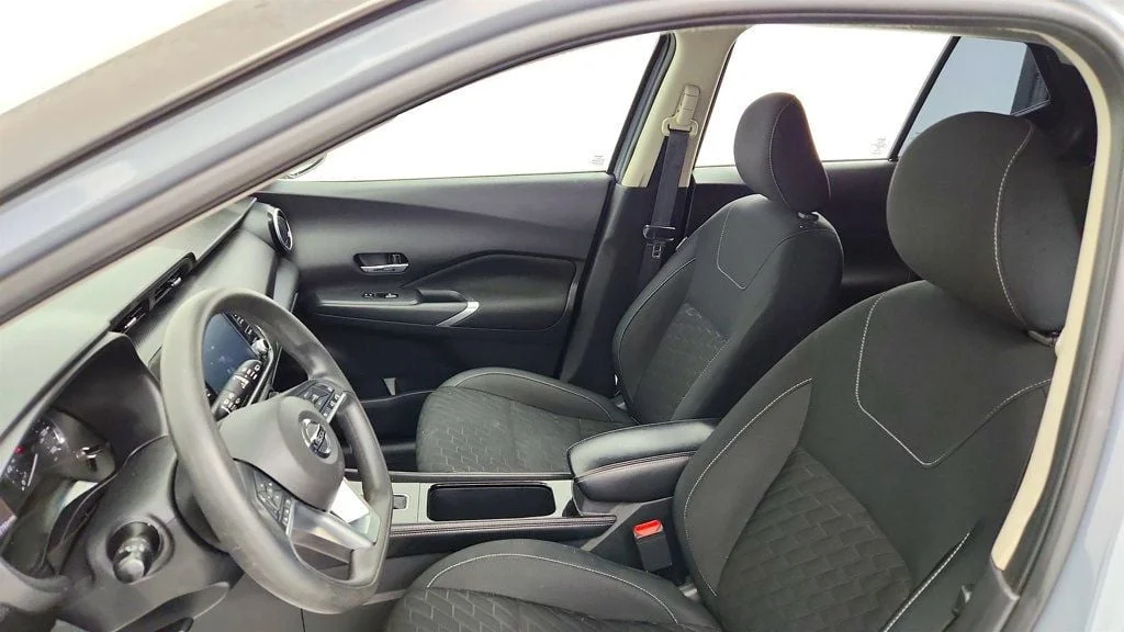 Used 2021 Boulder Gray Pearl Nissan SV FWD image 19