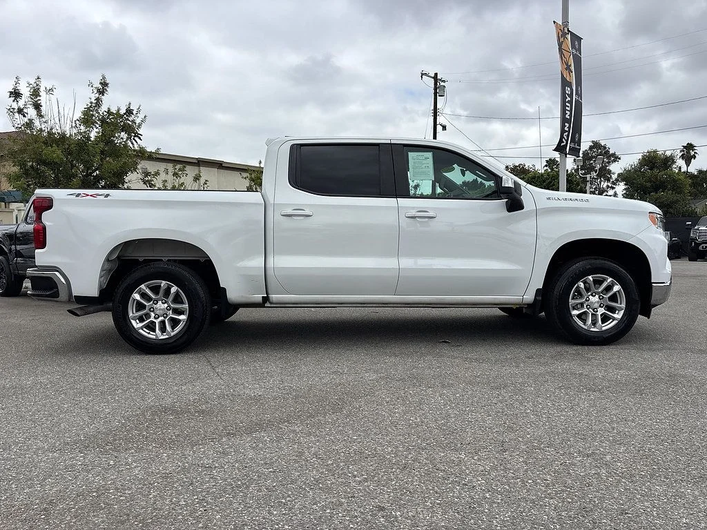 Used 2023 White Chevrolet LT image 2