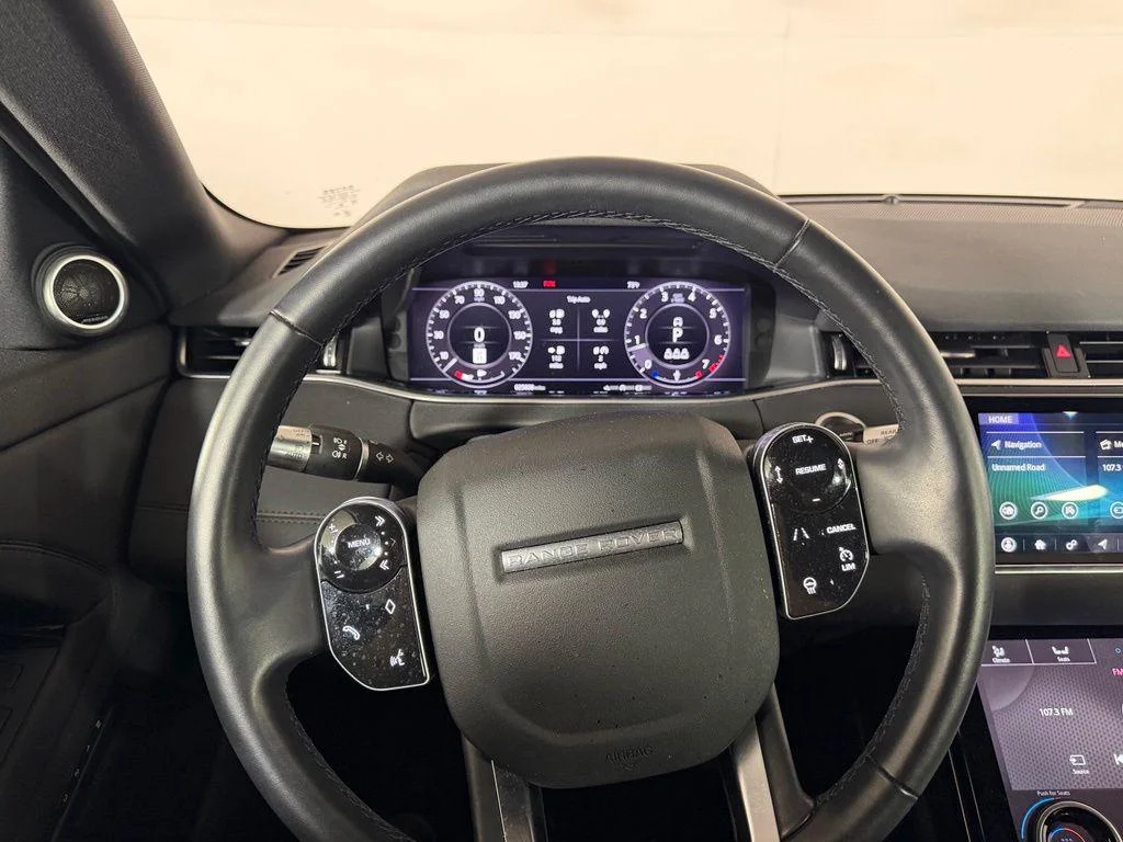 Used 2020 Santorini Black Metallic Land Rover SE image 9