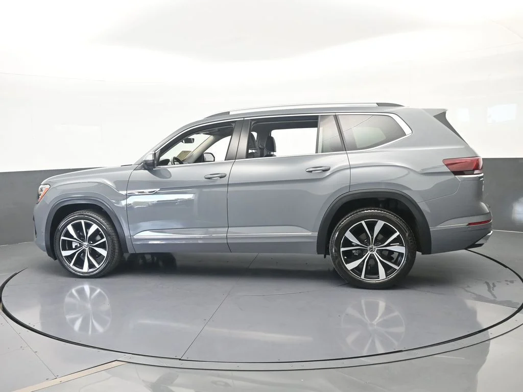 Used 2025 Gray Volkswagen 2.0T SEL Premium R-Line image 2