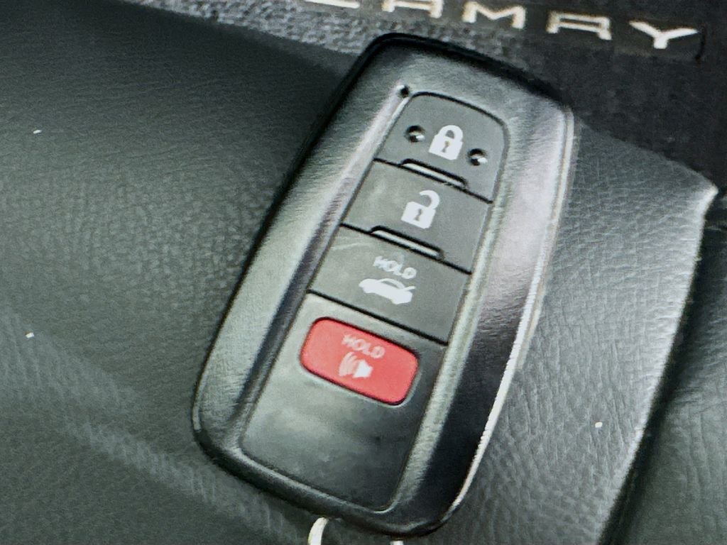 Used 2024 Ice Toyota SE image 34