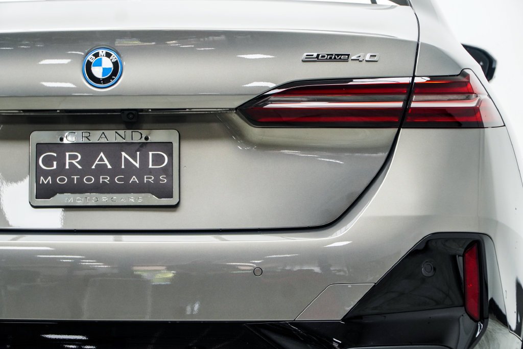 Used 2026 Gray BMW eDrive40 image 18