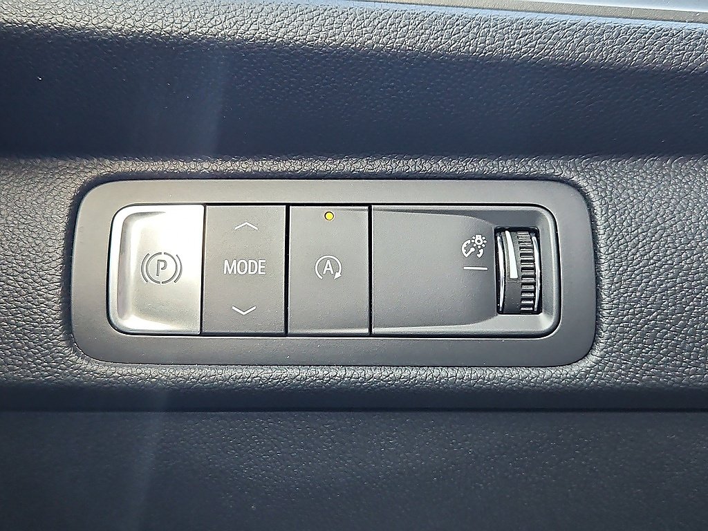 Used 2026 Summit White Chevrolet LT image 25