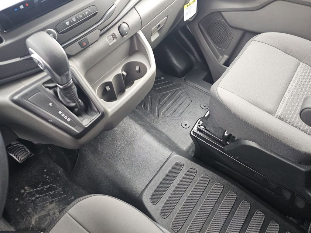 New 2026 Oxford White Ford Base image 33