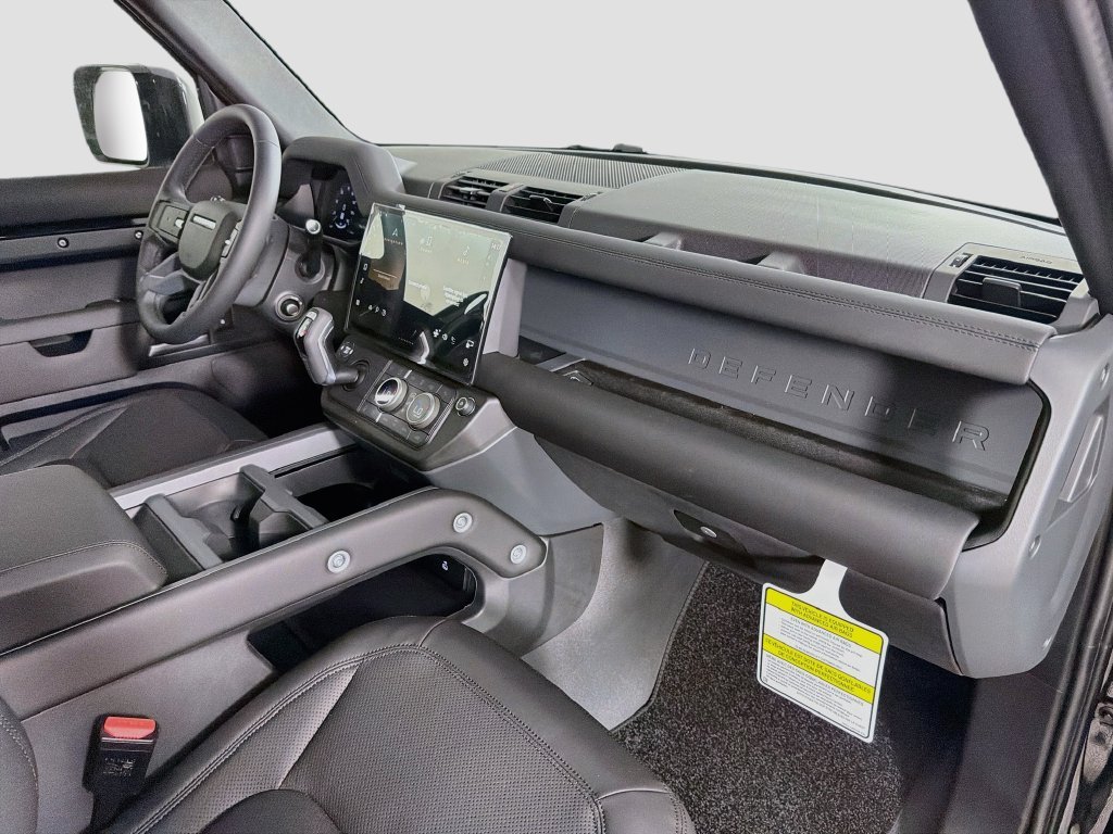 New 2026 Santorini Black Land Rover X-Dynamic SE image 32