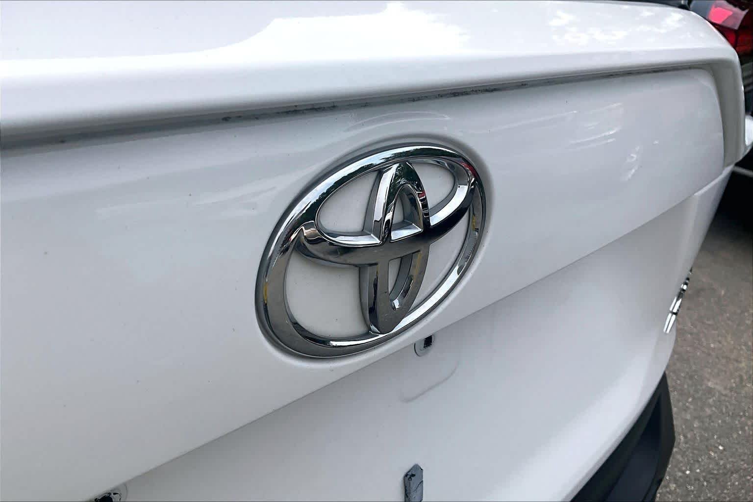 2023 Toyota RAV4 XLE - Photo 29