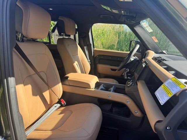 New 2026 Woolstone Green Land Rover X-Dynamic SE image 20