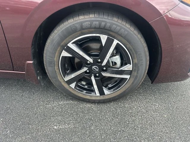 Used 2024 Rosewood Metallic Nissan SV image 20