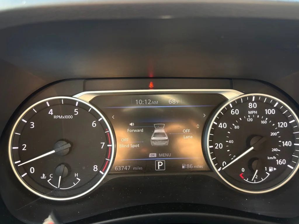 Used 2024 Gray Nissan SV image 5