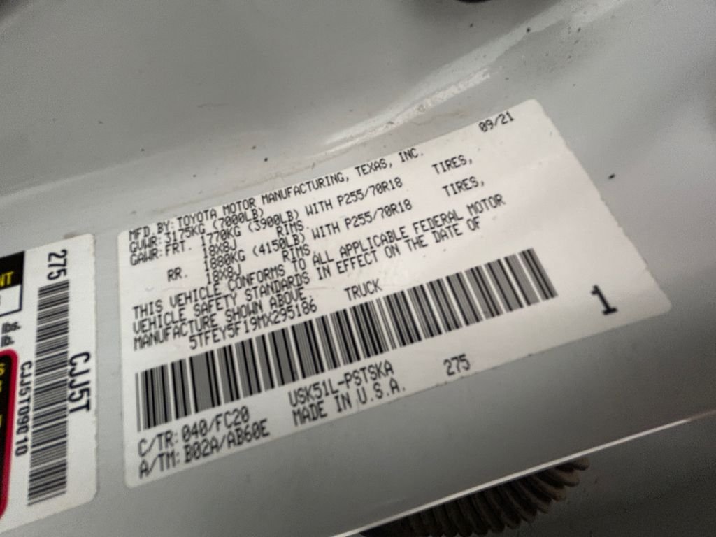Used 2021 White Toyota SR5 image 20