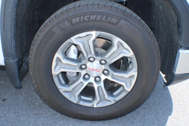 Used 2024 Summit White GMC SLT image 5