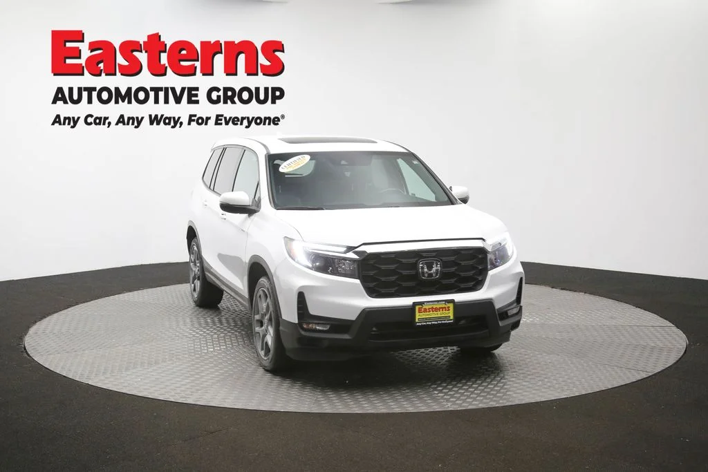 Used 2023 White Honda EX-L image 53